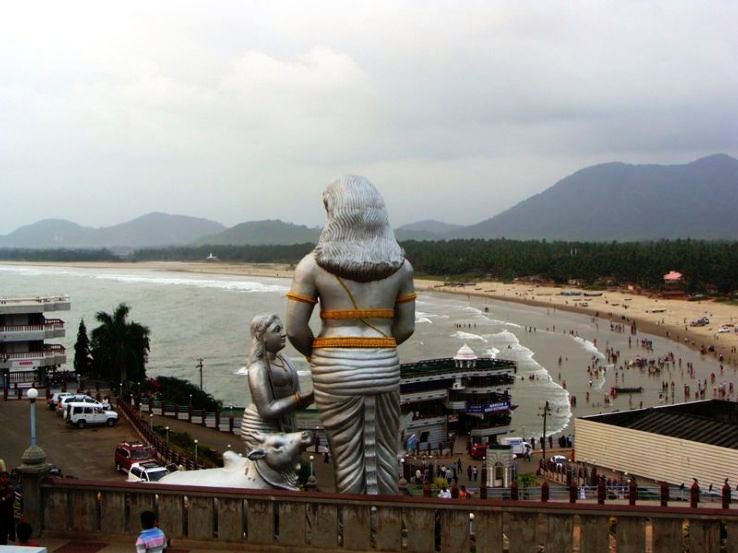 3. Sculpture depicting Geetopadesha by Lord Krishna to Arjuna